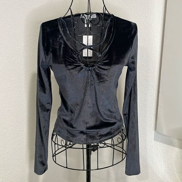 PLANET GOLD Juniors' Velvet Crisscross Long-Sleeve Top | size M | NWT - Picture 2 of 6